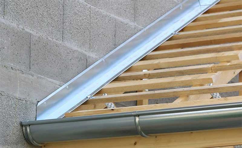 Travaux de couverture et zinguerie - SCHEIT COUVERTURE 67 : artisan couvreur sur Strasbourg et dans tout le BAS-RHIN (67) : Travaux de couverture : rénovation de votre toiture et pose de couverture neuve : tuile, ardoise et faîtage. Dépannage et intervention en urgence pour votre toit. réparation de fuite toiture. Pose de fen^tre de toit veux. Pose de zinguerie : les gouttières, les chéneaux, les corniches, les bandes de rives, les abergements de cheminée …. Intervention sur Strasbourg et dans tout le BAS-RHIN (67)